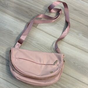 Lululemon All Night Festival bag 5L